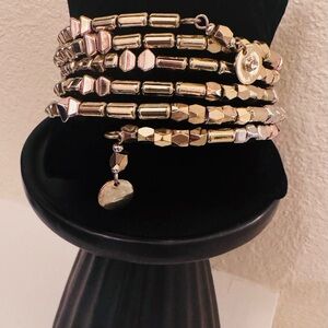 🎉🎉🎉Elegant Gold and Silver Beaded Bracelet